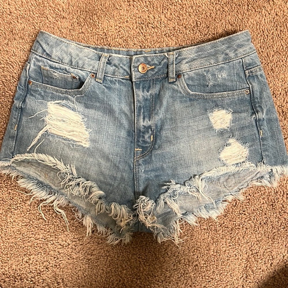 Hi rise divided by H&M jean shorts